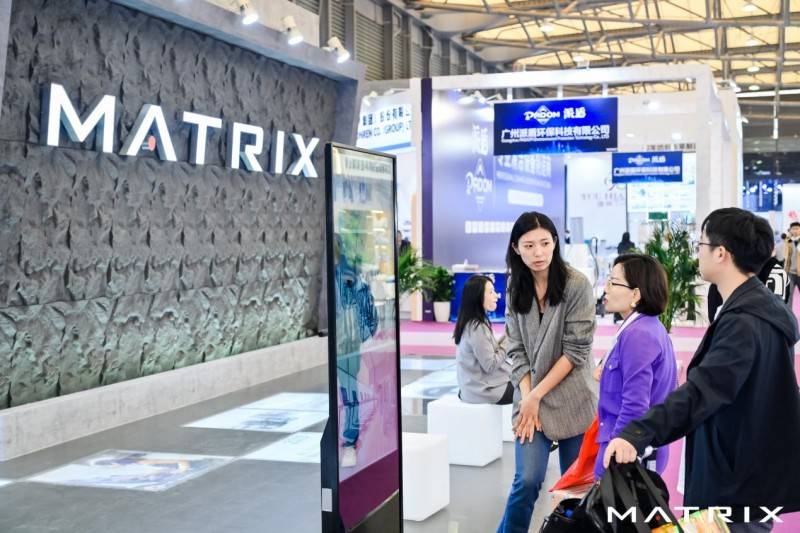 八戒体育2024上海邦际客栈展解散：Matrix商用健身用具再展健身器械魅力(图3)